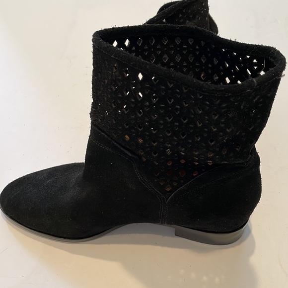Michael Kors Women’s Black Suede Graham Ankle Booties - size 8 - Picture 2 of 16